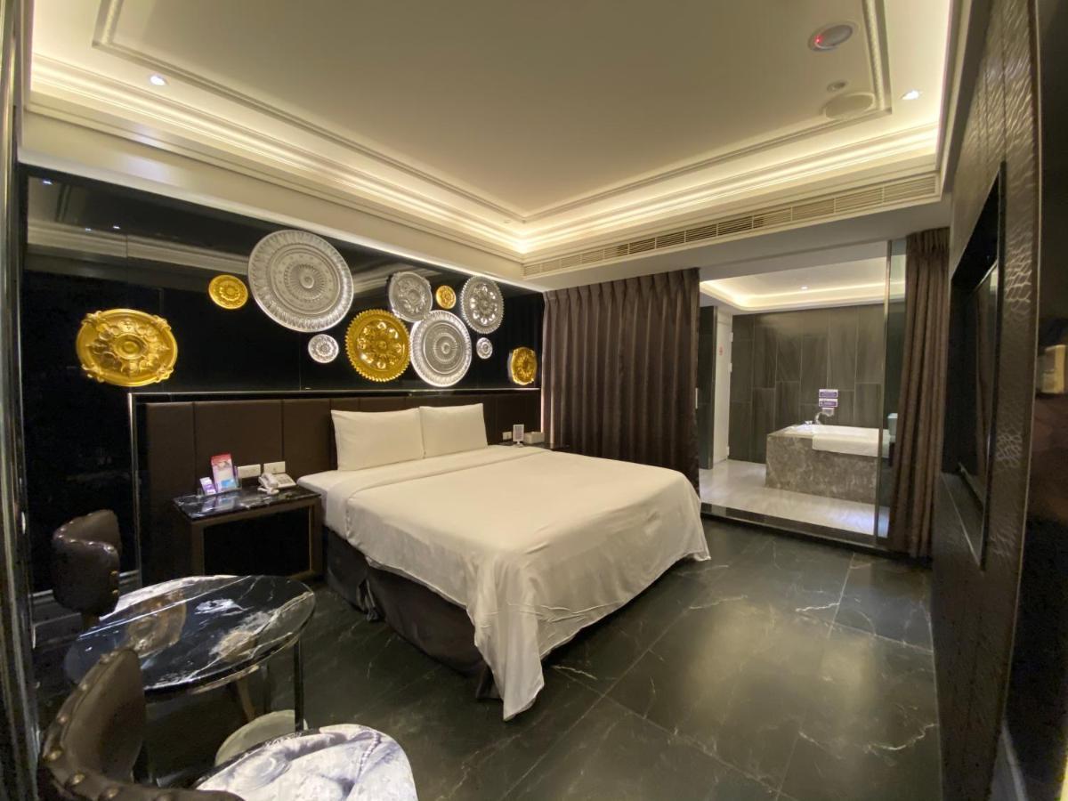Ouge Motel - Fengshan Kaohsiung Bagian luar foto