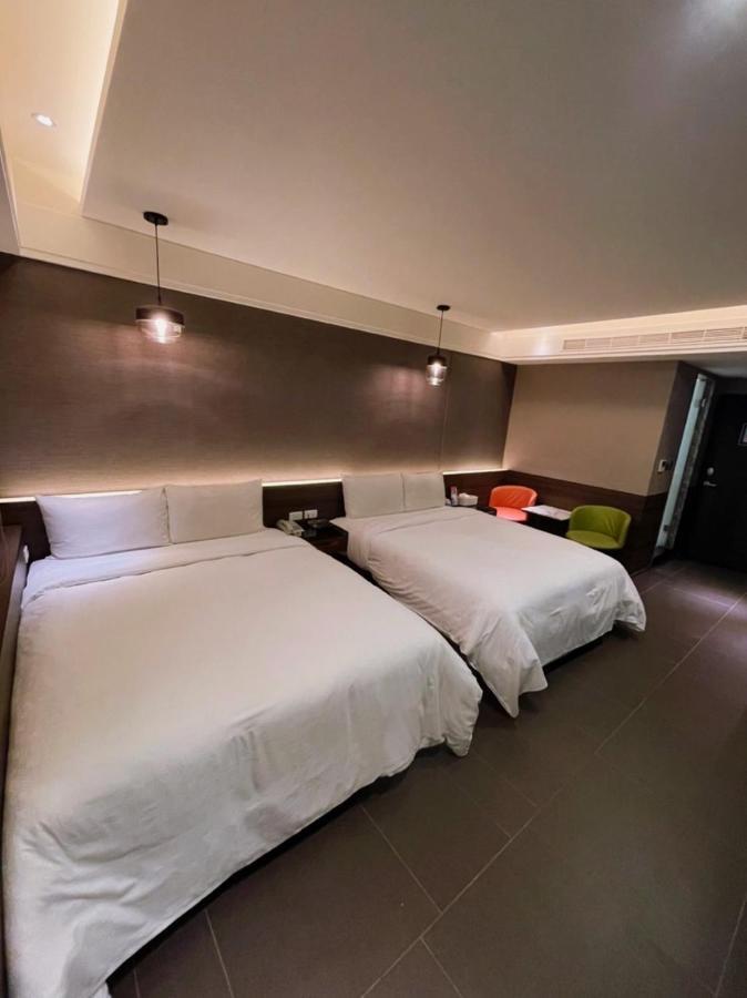 Ouge Motel - Fengshan Kaohsiung Bagian luar foto