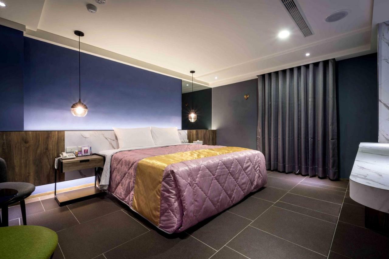 Ouge Motel - Fengshan Kaohsiung Bagian luar foto