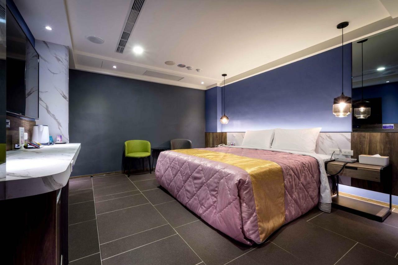 Ouge Motel - Fengshan Kaohsiung Bagian luar foto