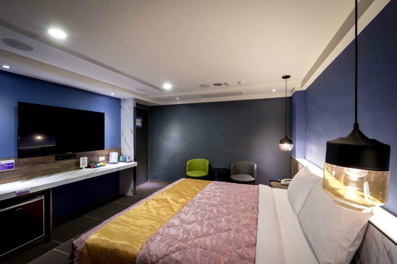 Ouge Motel - Fengshan Kaohsiung Bagian luar foto