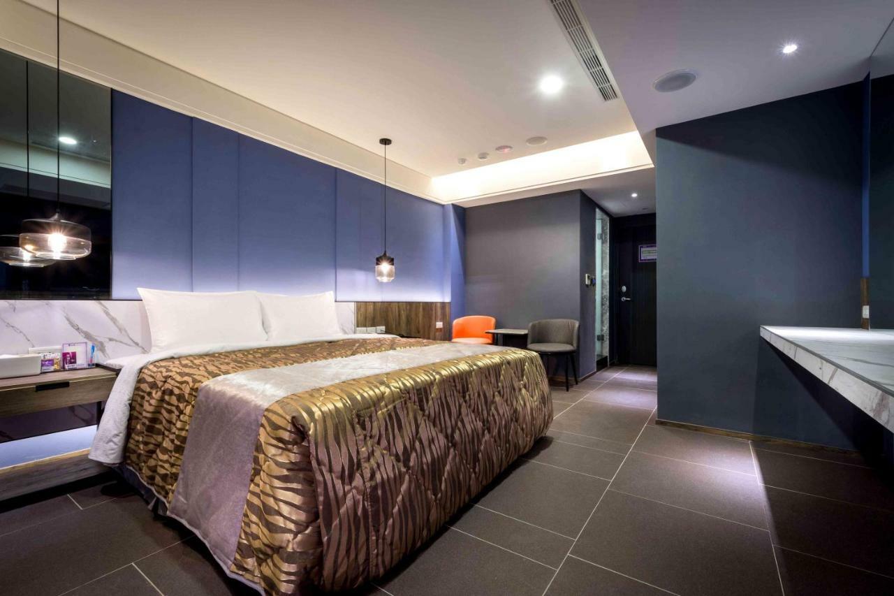 Ouge Motel - Fengshan Kaohsiung Bagian luar foto