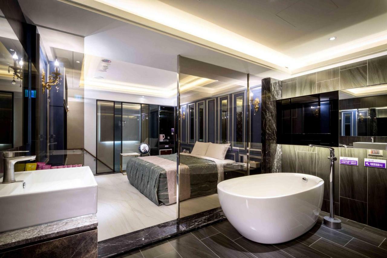 Ouge Motel - Fengshan Kaohsiung Bagian luar foto