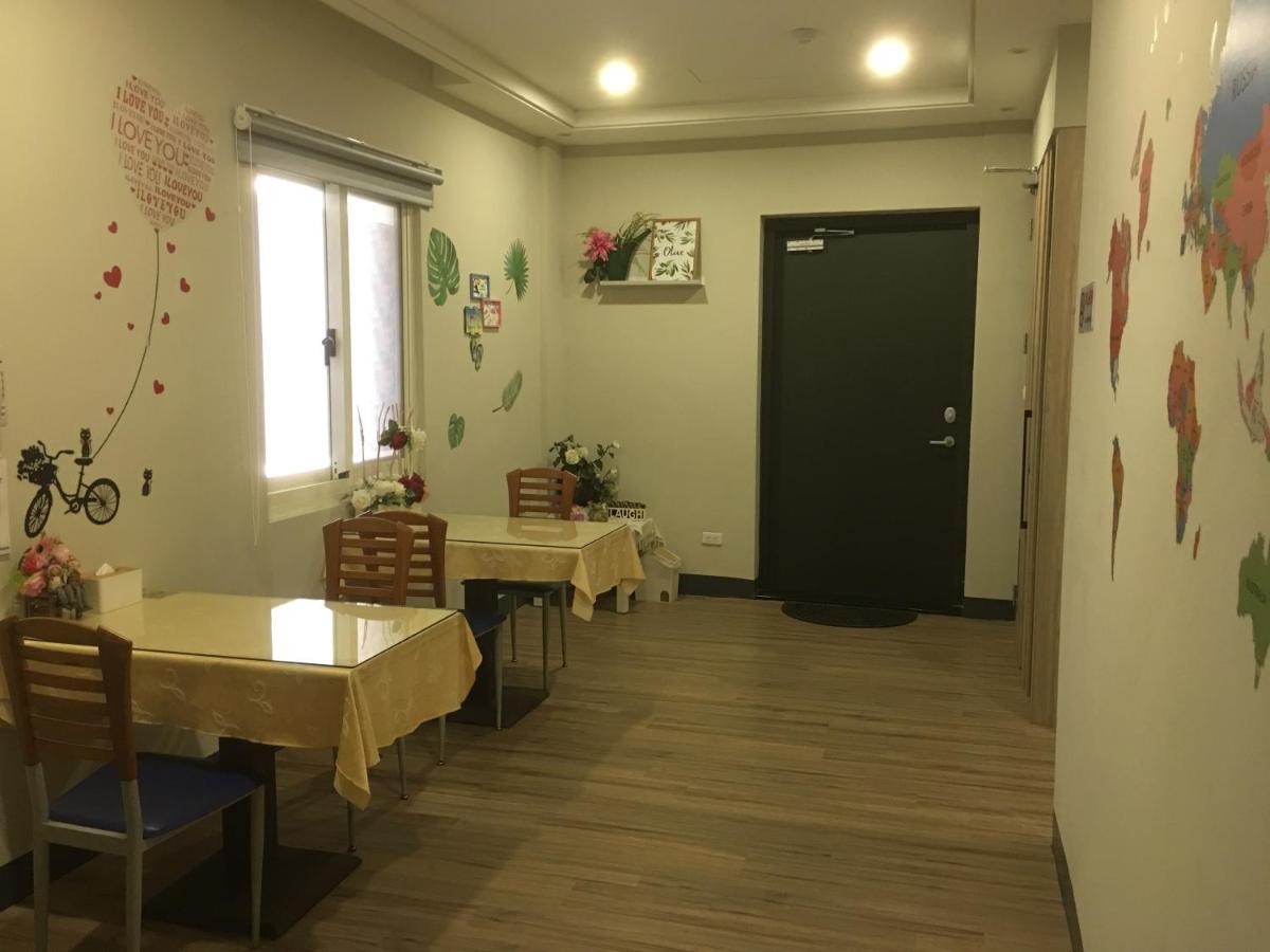 Ouge Motel - Fengshan Kaohsiung Bagian luar foto